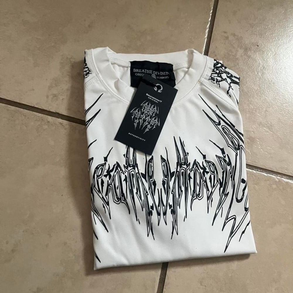 Breathe Divinity white & black compression shirt Size M